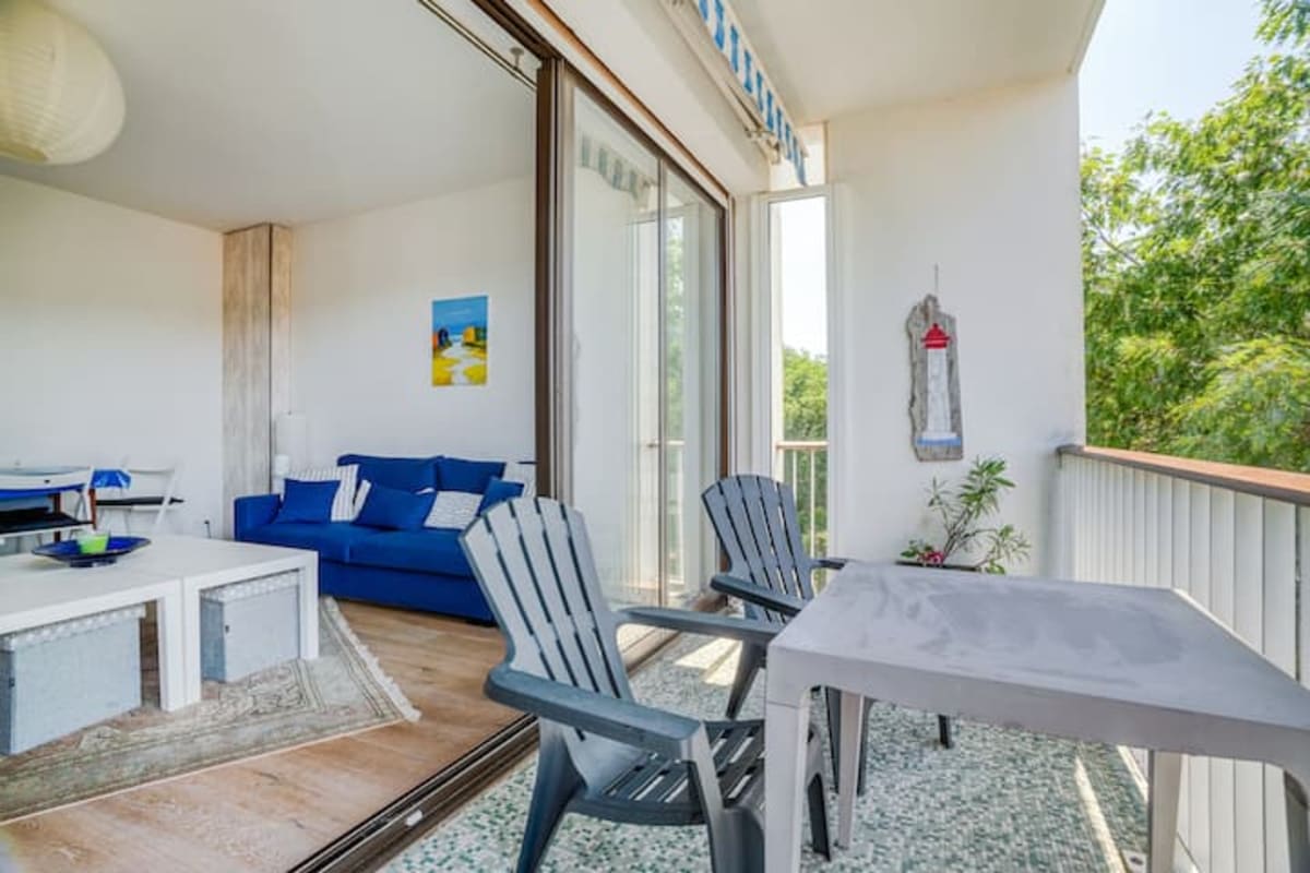  immobilier  Appartement avec balcon et parking proche plage