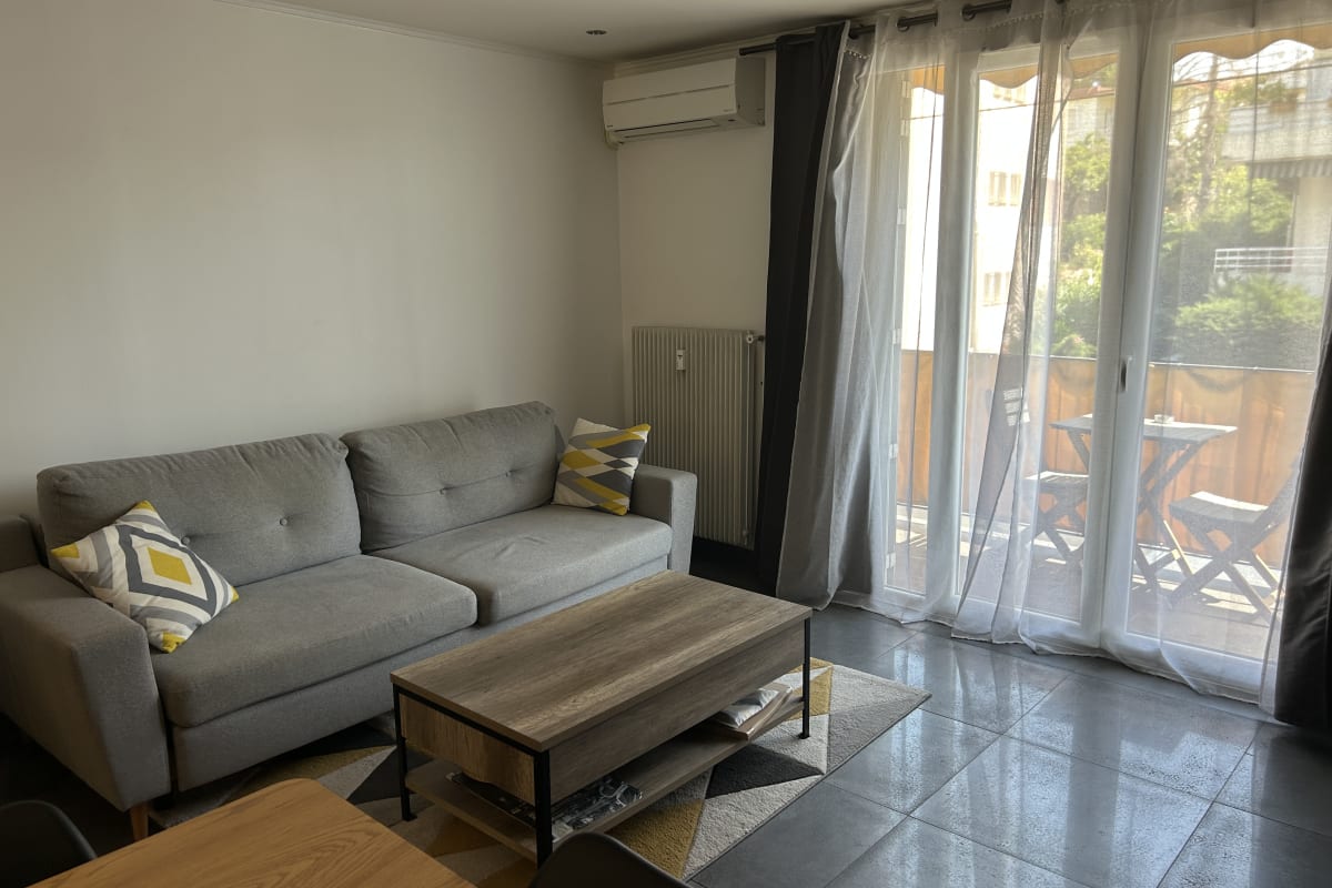  Appartement Appartement lumineux avec balcon et parking
