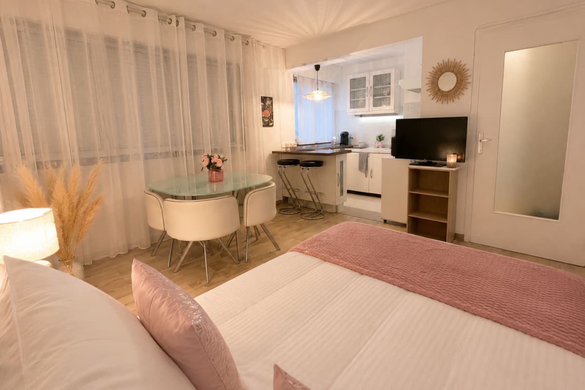  Appartement Cannes Montfleury • Studio élégant proche centre