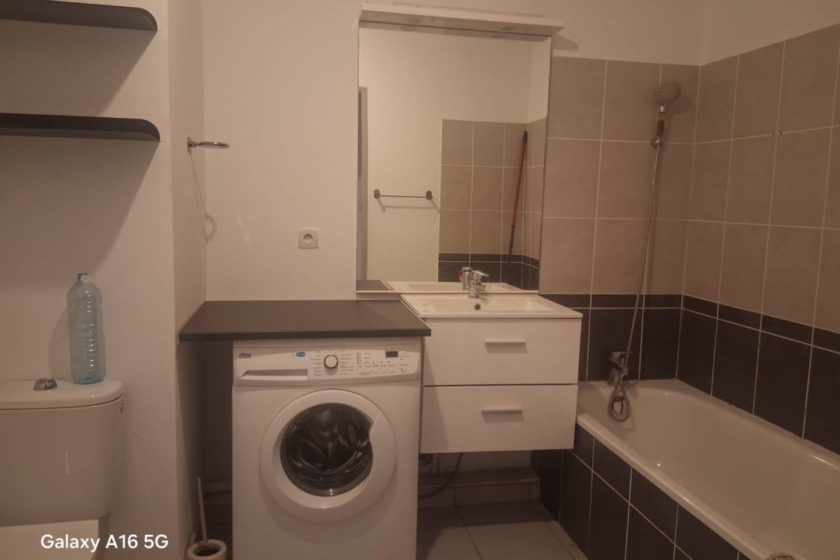  Charmant appartement avec balcon à Avignon 