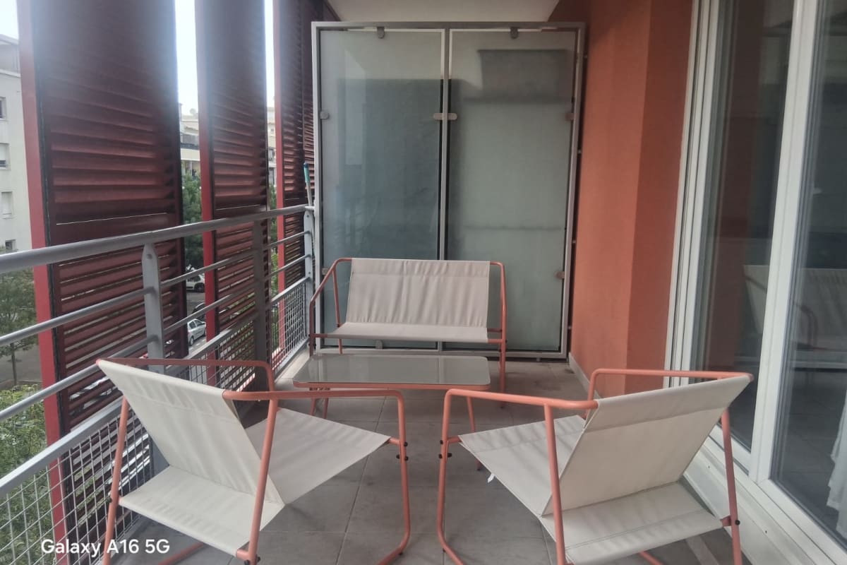 Charmant appartement avec balcon à Avignon