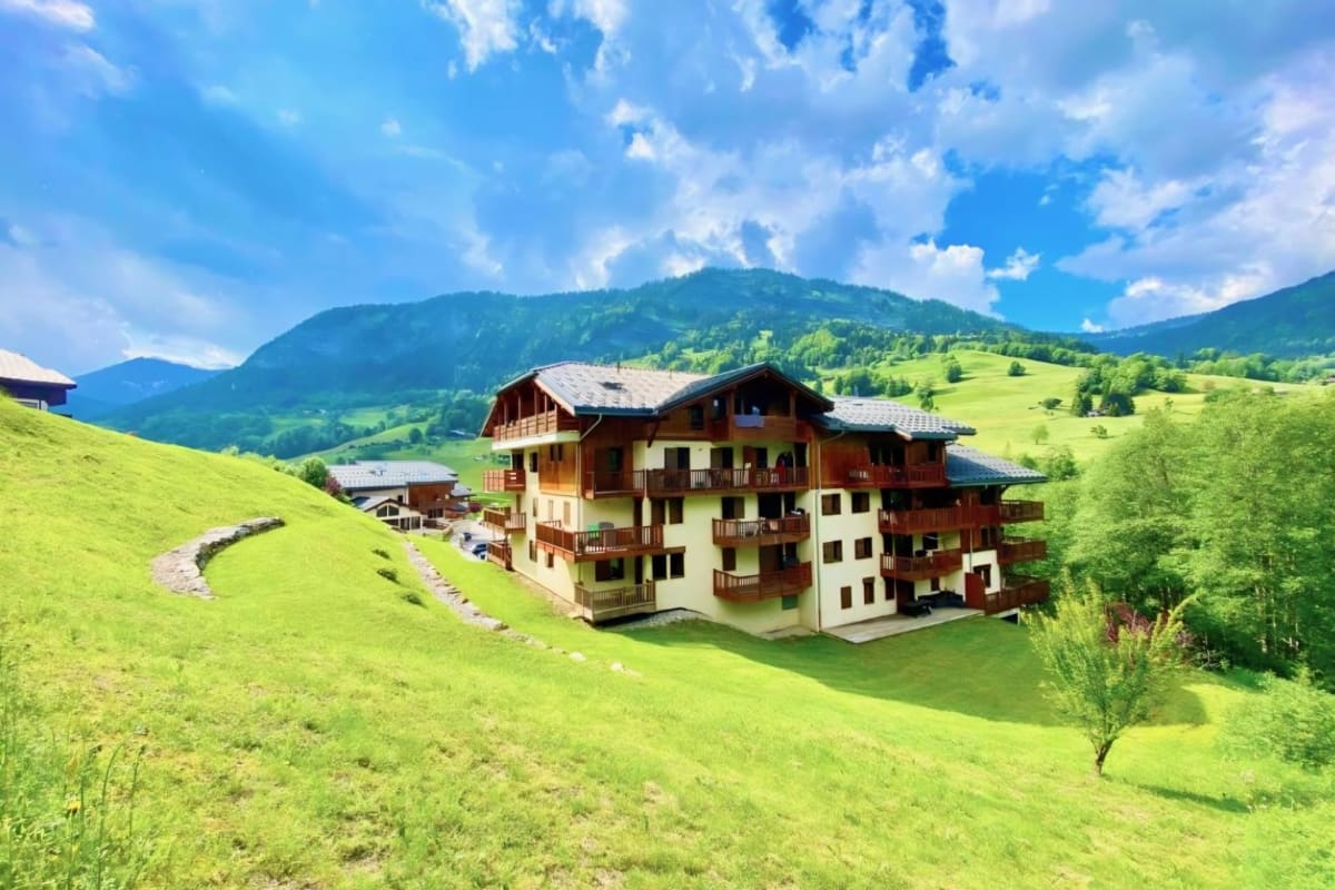  Appartement Appartement ski-in/ski-out, terrasse et piscine