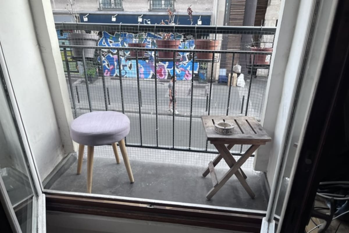Immobilier Grand studio avec balcon à Paris 10  