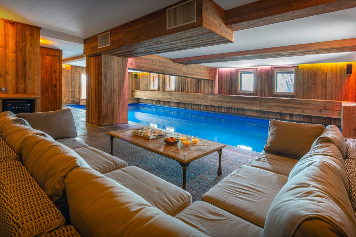  Chalet Chalet pour 15 au pied des pistes, avec piscine et sauna - OVO Network