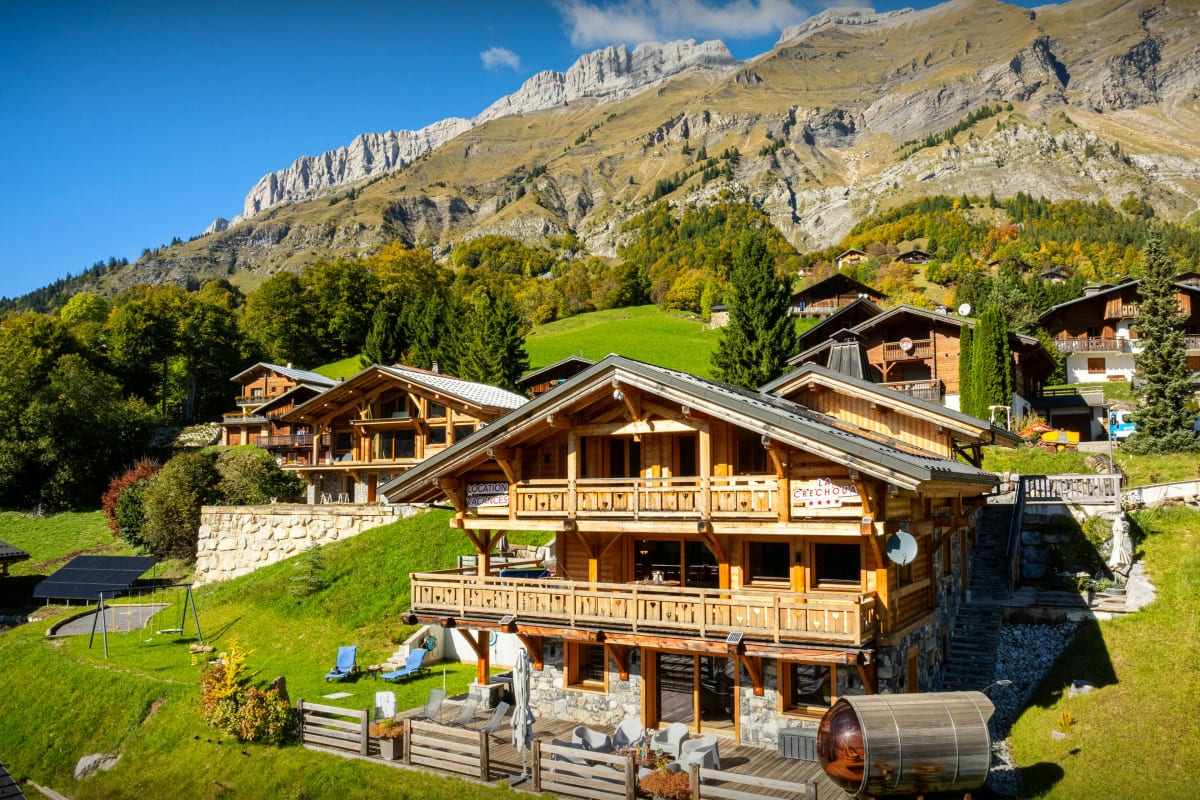  Chalet Skiez dans les Alpes - jacuzzi - OVO Network