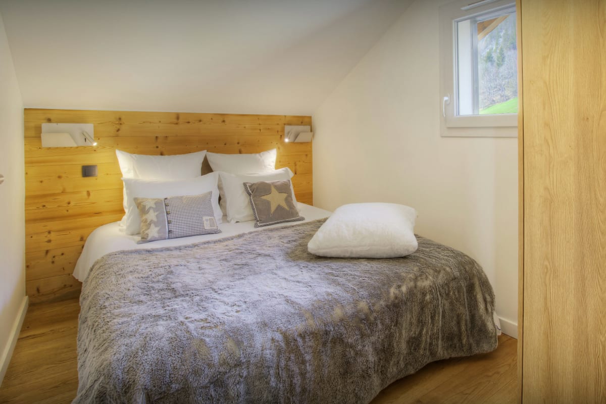 Immobilier Séjour alpin 9p avec accès facile aux pistes - OVO Network  