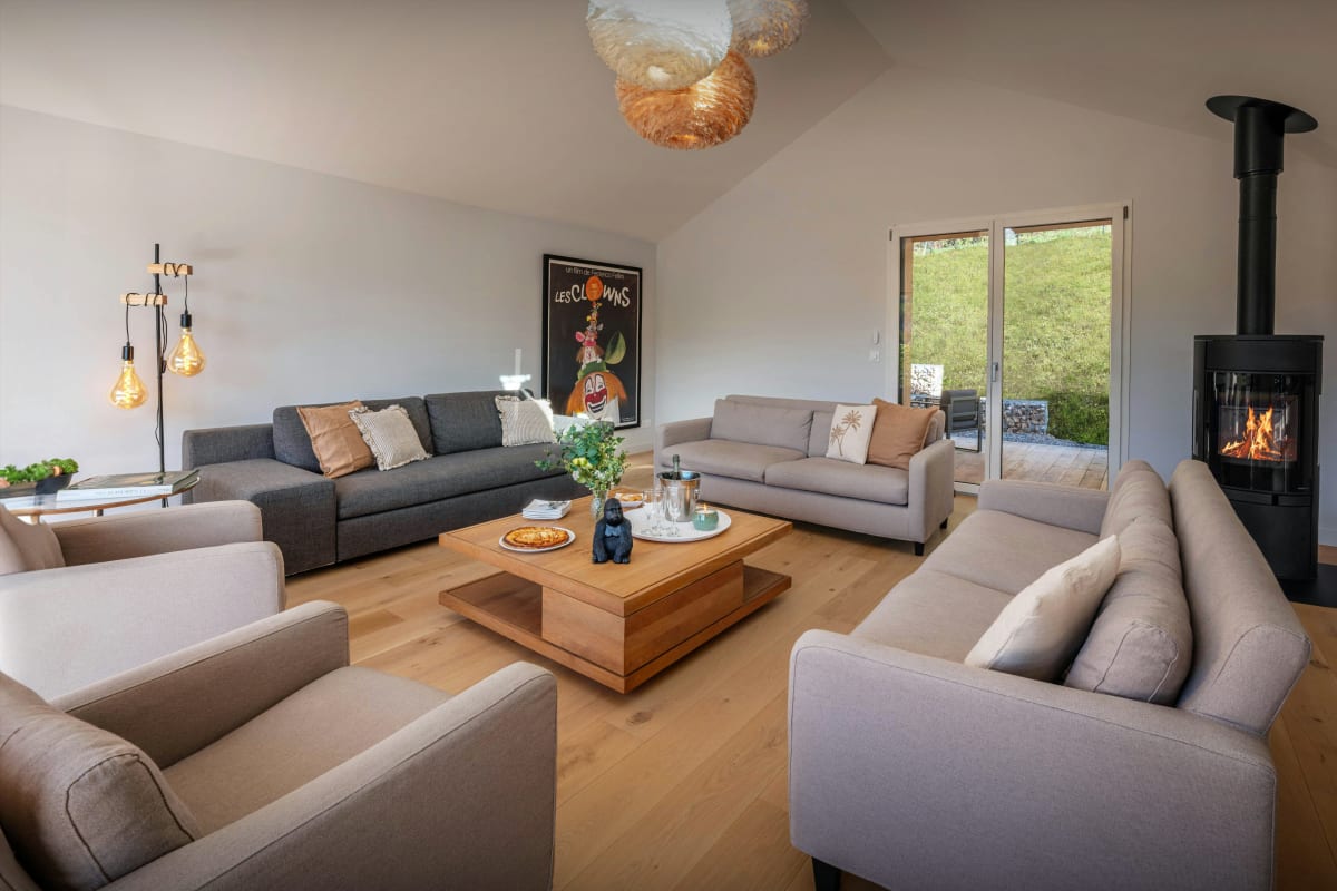 Villa sur le lac d’Annecy avec piscine extérieure - OVO Network
