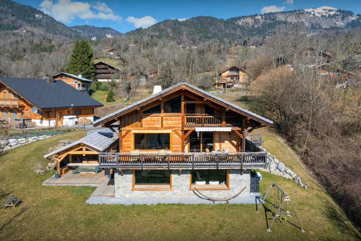  Chalet Élégant chalet toutes saisons pour 12 proche de Samoëns - OVO Network