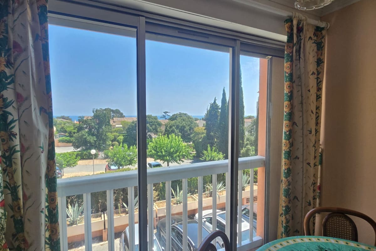 Appartement vue mer à 100 m des calanques