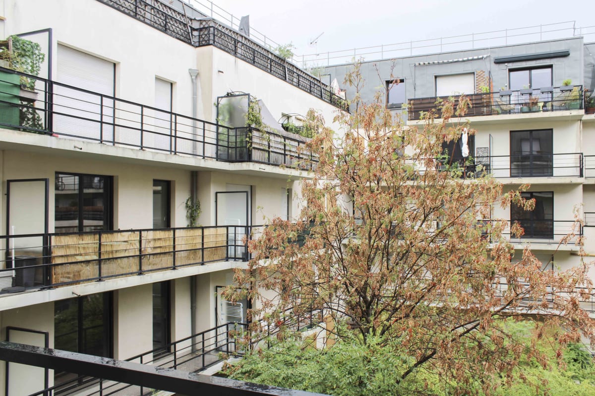 Appartement avec balcon et parking proche métro