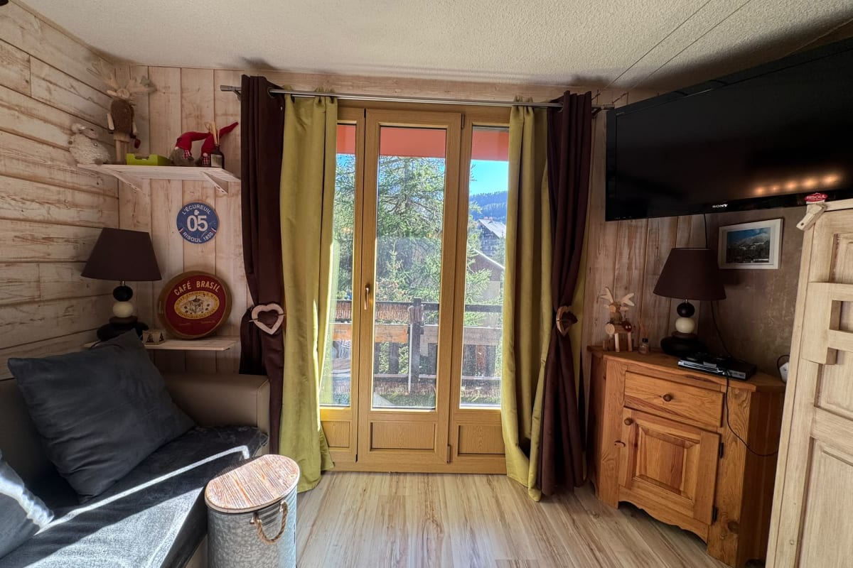 Appartement   Studio rénové 5 pers - avec balcon - Les Clématites - Risoul 1850