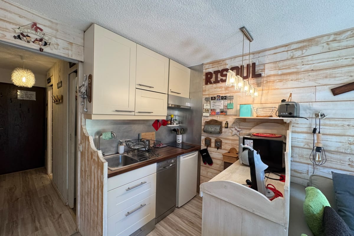  Appartement Studio rénové 5 pers - avec balcon - Les Clématites - Risoul 1850