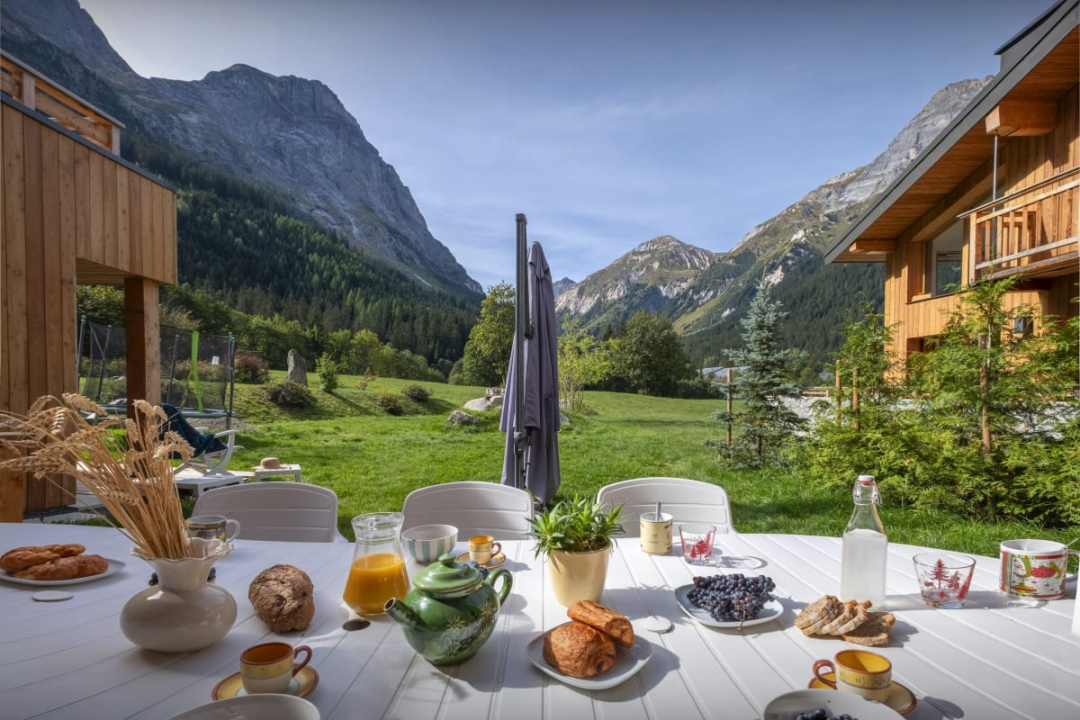  Chalet Chalet atypique pour 14 avec sauna, terrasses et baby-foot - OVO Network