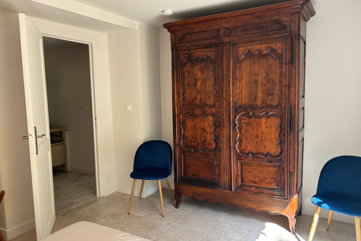 Appartement   Charmant T2 rénové avec jardin et parking privatif