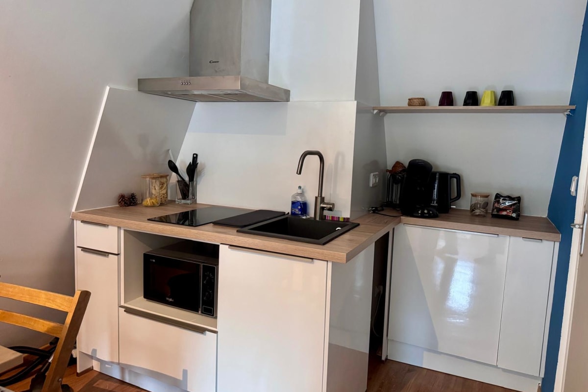  immobilier  Studio lumineux au cœur d’Intra-Muros