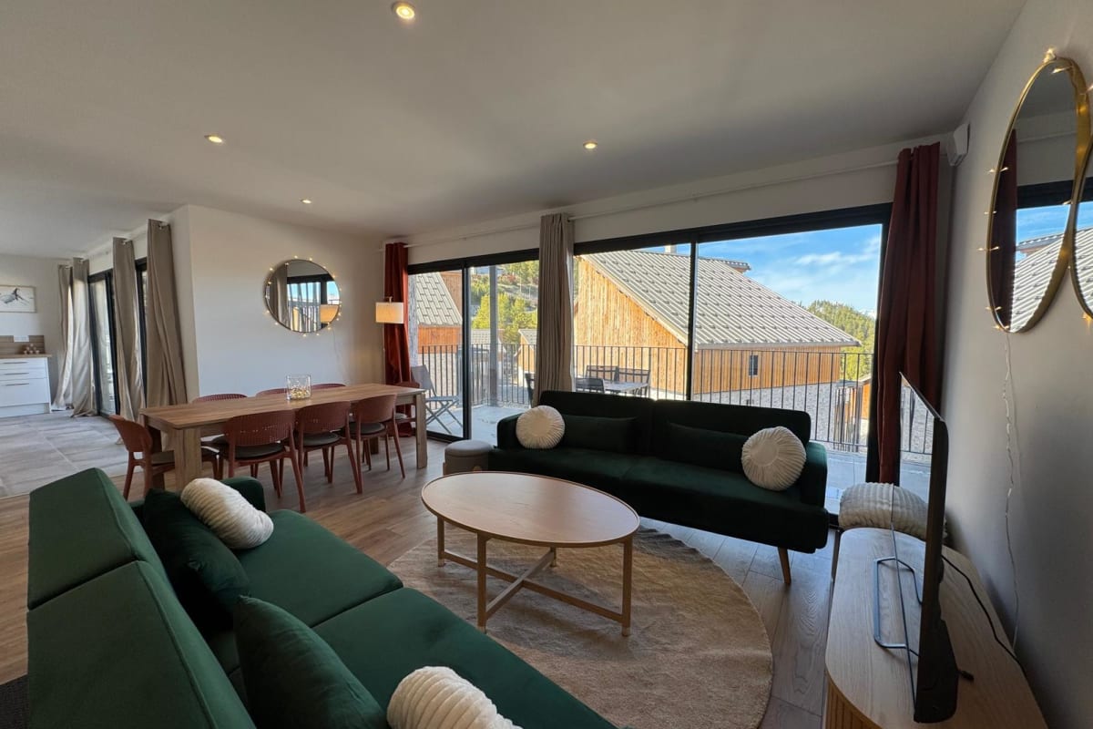 Chalet neuf 120 m² · 5 chambres, haut de gamme à Risoul 
