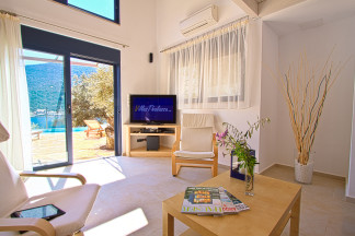 Very comfortable living room
