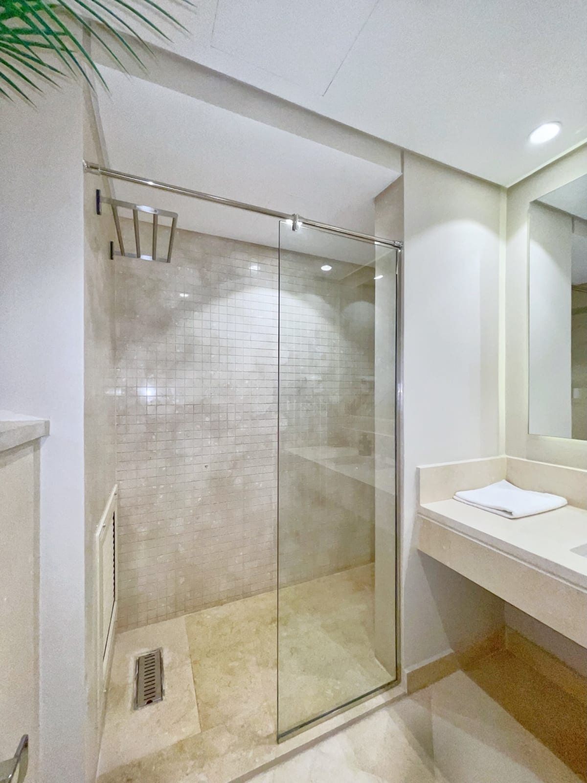 Embellished 2BDR Penthouse @ Mangroovy |Free Pool & Beach — Penthouse in Kite Center Rd, Hurghada, Red Sea Governorate 1982710, El Gouna, Egypt — photo 34