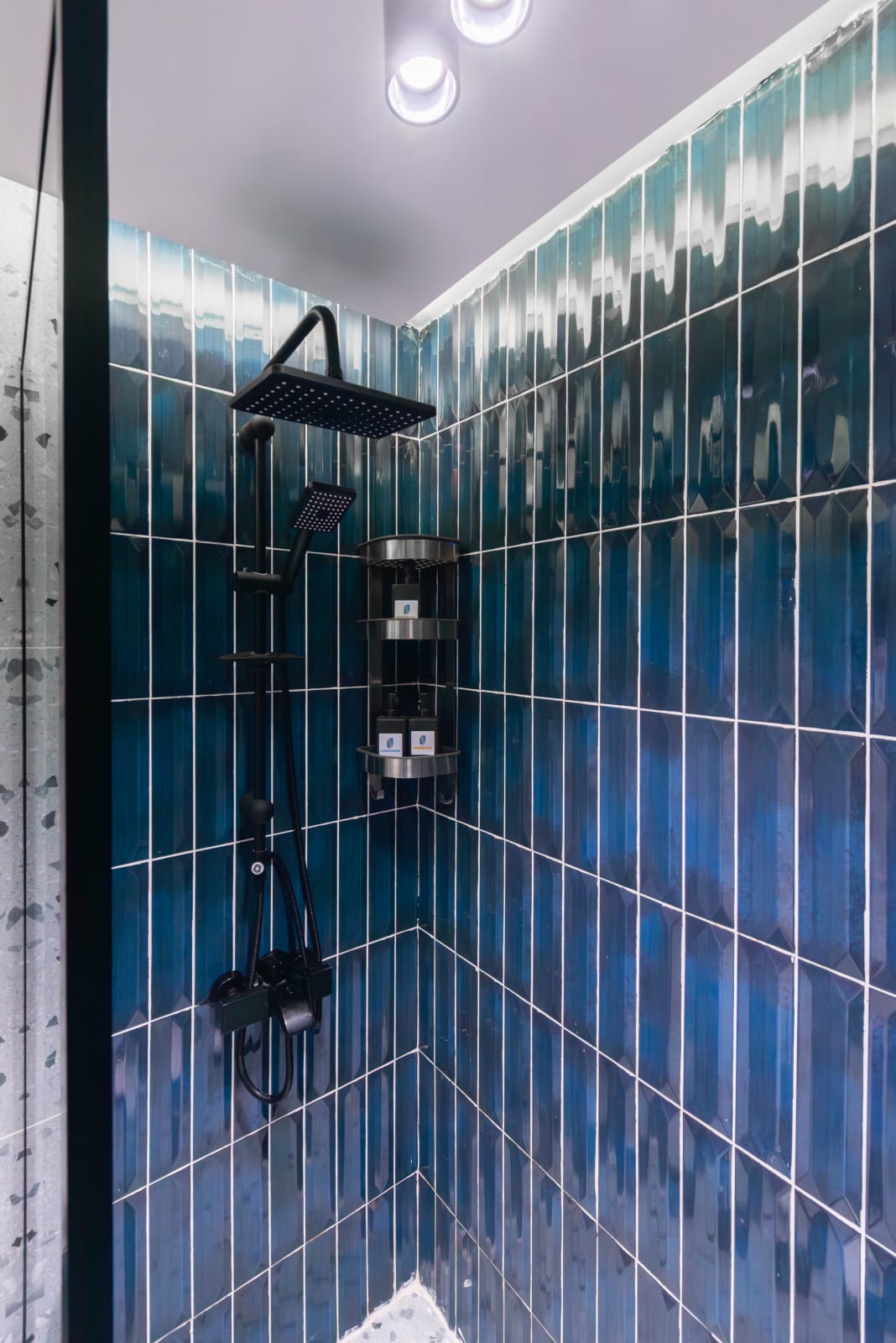 The 1 BDR Cobalt Cube| 5 min to CAI Airport — Apartment in 81 Ashbelya, Sheraton Al Matar, El Nozha, Cairo Governorate 11780, Cairo, Egypt — photo 22