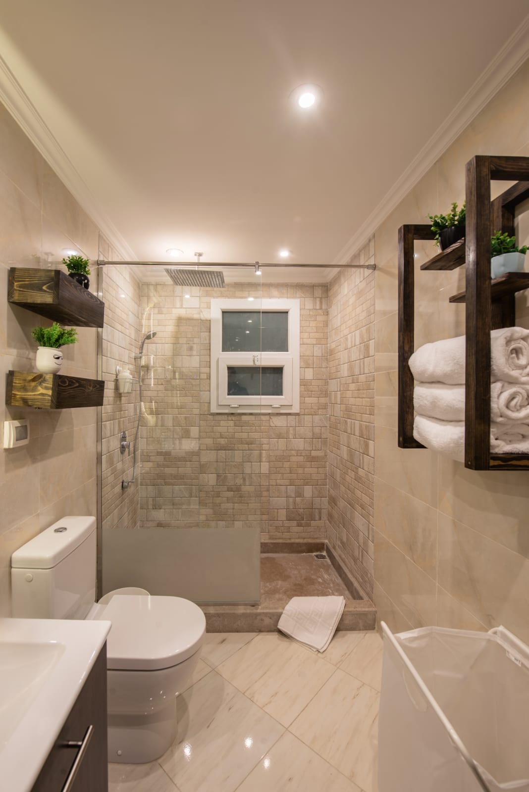 Posh & Panoramic 2BDR Apt. | 5 Min To Airport — Unit in Ocean Blue Heliopolis, Building number 1, Apartment 201, Cairo, Egypt — photo 24
