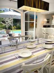 salle a manger vue sur piscine