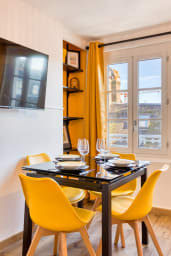 Table à manger et assises