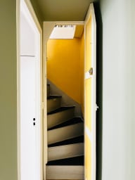 Accès chambre 2 avec sa salle de douche attenante 