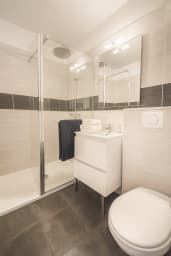 Salle de douche et wc