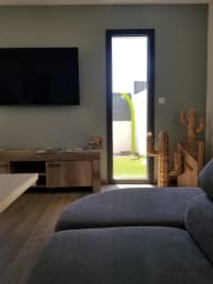 DOUCHE EXTERIEURE vu du salon