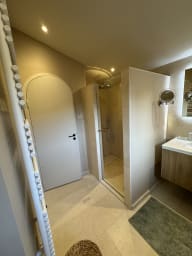 Douche de la salle de bain n°3