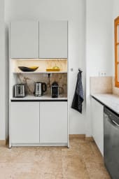 Cuisine équipée et bien rangée pour cuisiner en toute simplicité.