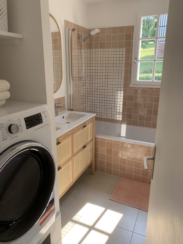  Appartement avec piscine - proche gare 