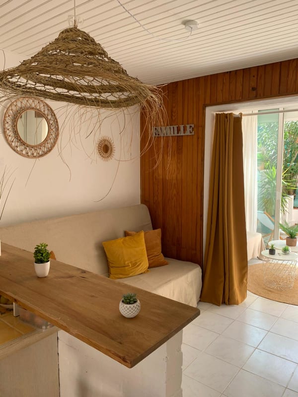  immobilier  Studio très clair avec petite terrasse