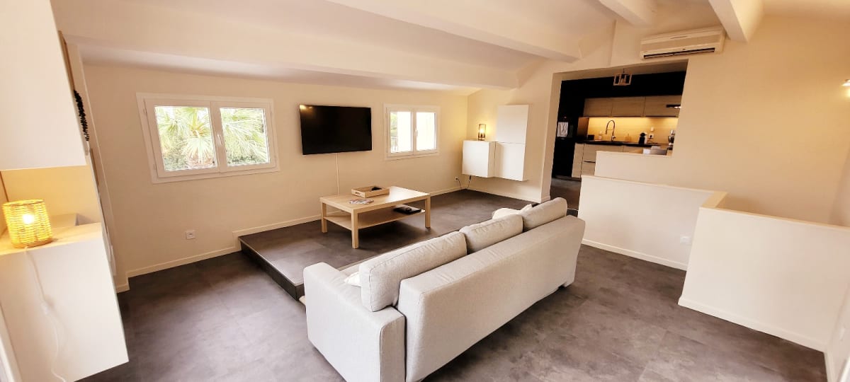  immobilier  Maison moderne avec vue mer à Sainte-Maxime
