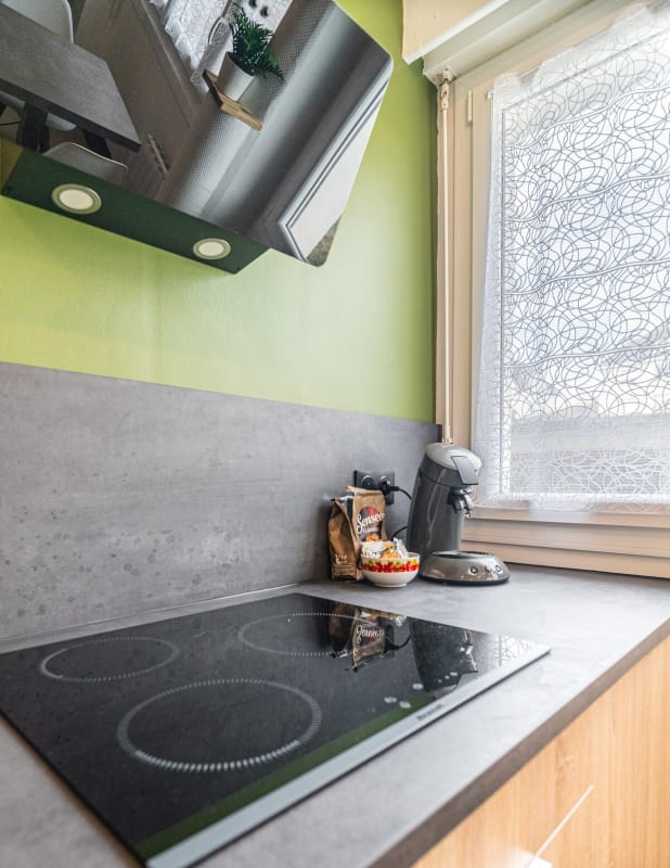 Immobilier Séjour en centre-ville - rénové et confortable  