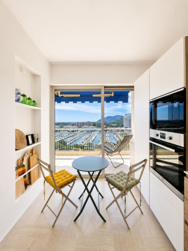  Appartement Appt 8 pers vue mer & piscine - 10 minutes de Cannes
