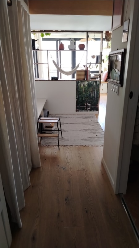 Appartement Studio Buttes-Chaumont avec balcon 