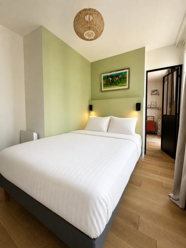 Immobilier Montmartre, Place du Tertre · Calme & lumineux  