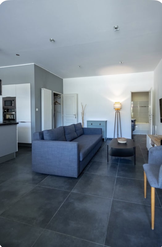 immobilier  Appart avec grande terrasse, piscine et mer à pied