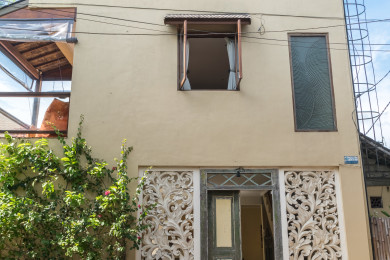 Studio Sami Luwih (Atas) | Private apartment in Seminyak with shared pool