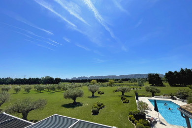 Location saisonnière à Saint Rémy de Provence- vue sur les Alpilles