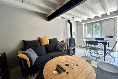 Salon avec table à manger