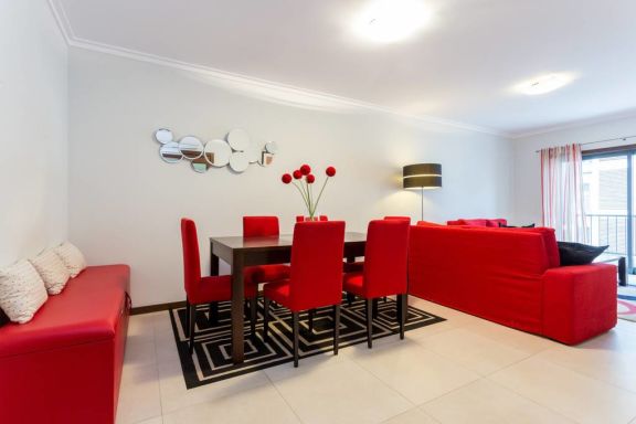 Lagos Marina Apartment mit Pool and Fitnesstudio
