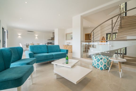 Oceanview Luxury 4 bedroom villa ★ private pool ★ Close to Meia Praia  