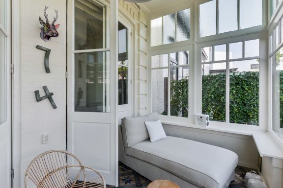 Villa Loft Apartment with Light Garden Room