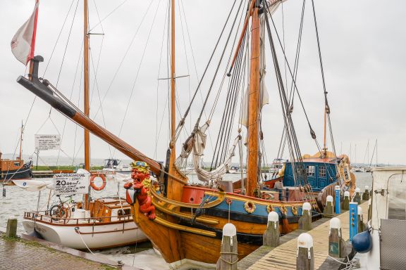 Volendam Old Bridge Residence  (room 1) 