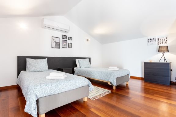 Baia da Luz - Poolview Loft Aparment