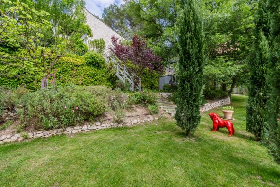 Superbe villa avec vue, entre Aix en Provence et Luberon