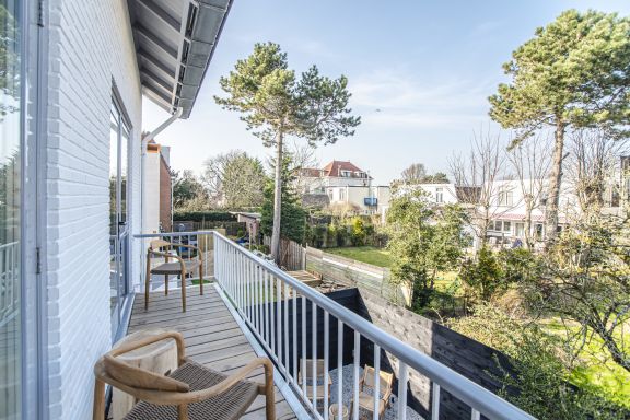 Marley’s Beachhouse - Luxury Guest Room with balcony