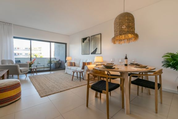 The Sunshine Apartment - Brand new T2 near Lagos Marina